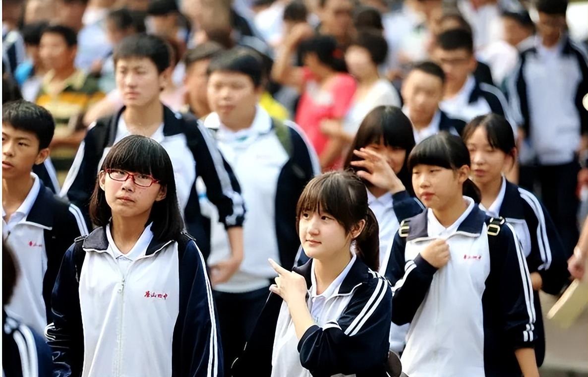 中考政治怎么才能考得高分(揭秘道法大题必备的关键词技巧！)