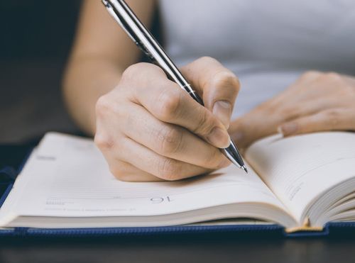 如何让孩子自律(让孩子自律的关键点)