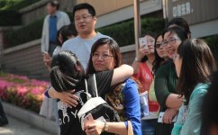 为什么高考紧张不安分了(高考倒计时40天，如何化解高三学子的紧张与焦虑？)