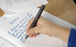 如何学好语法英语作文(语法大揭秘！英语作文高分策略)