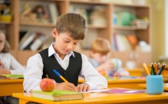 小学作文如何辅导(辅导小学生写作的方法)